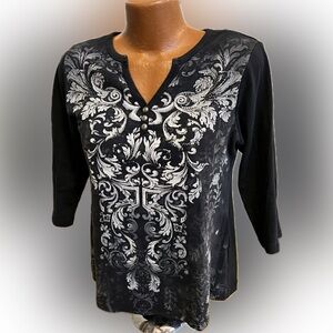 Beautiful Chico’s Zenergy Henley 3/4 sleeve tee top vintage print 2 / L 12/14